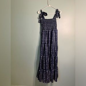Maxie dress, tie straps , no tags , no tags , size medium.